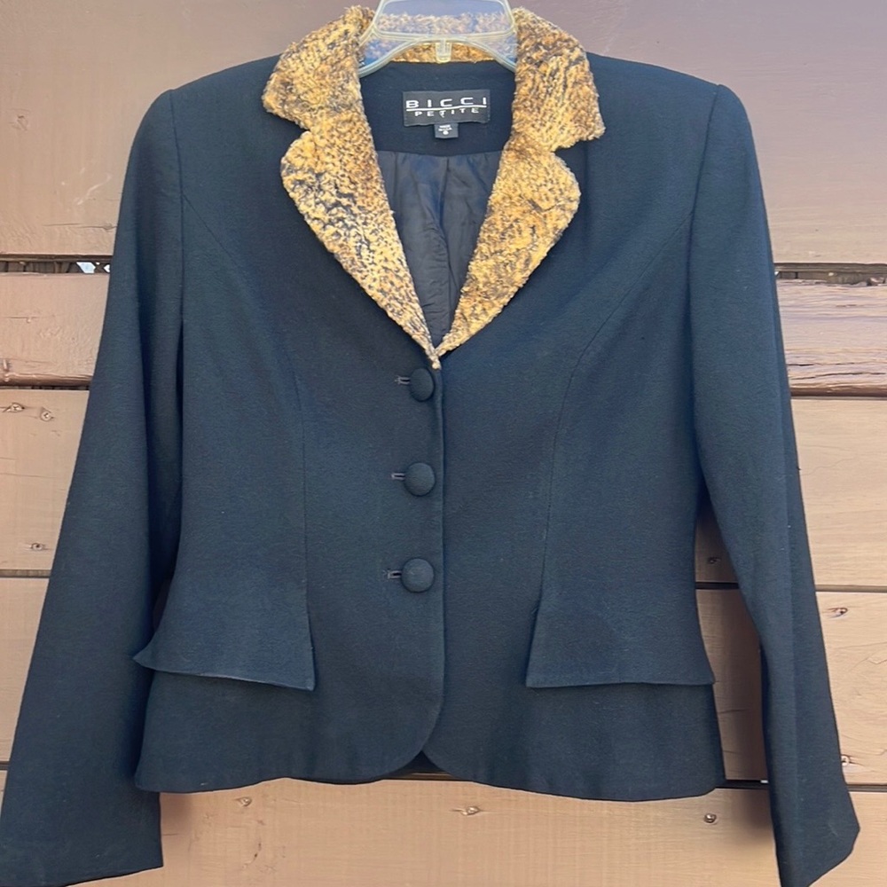 BICCI PETITE BLACK BLAZER.  Size 6